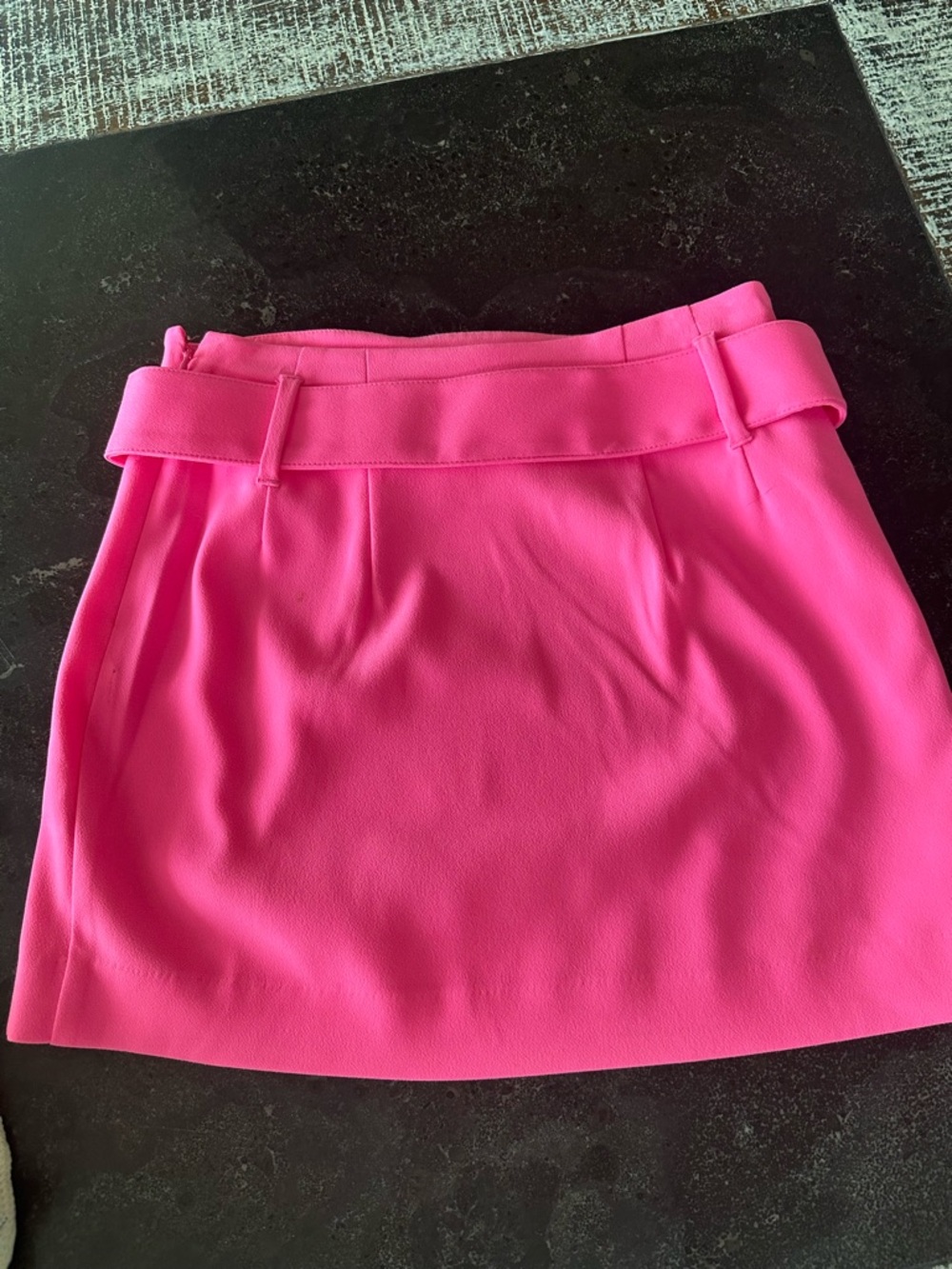 EXPRESS HOT PINK BELTED SKIRT SZ XS